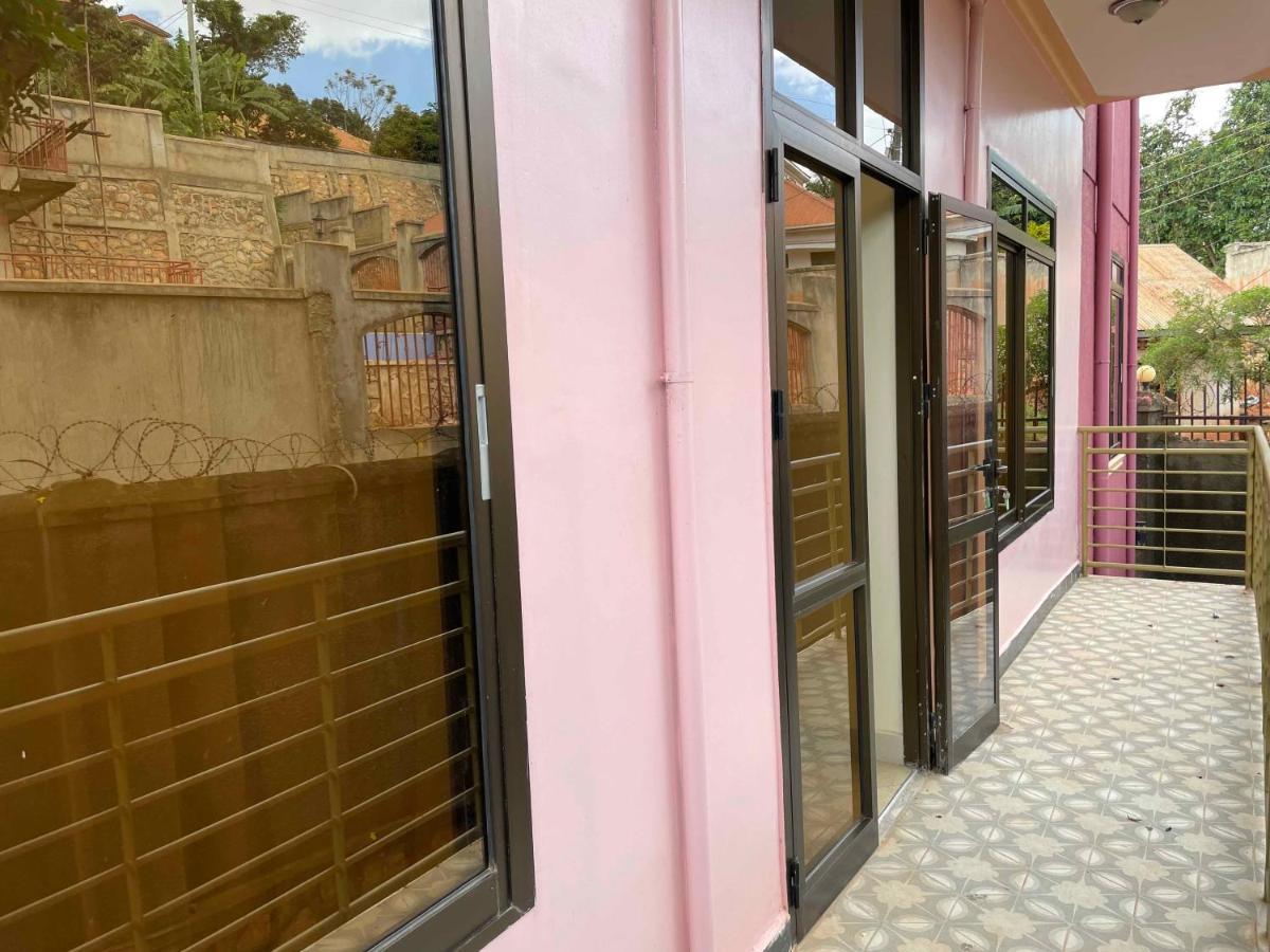 Jaffa Suites Kampala Esterno foto